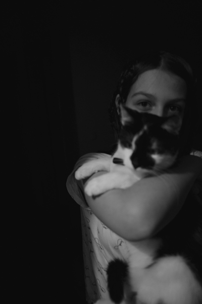 363 :: Girl with cat - file not found (media/photos/600/Portrait_girl-lia-cat-tony-dom_Sucha_12Dec2020-2101_LeicaMP_28mm_%40f2.8-60ths-iso800-bw_PP_P_L1002531-bw.jpg)